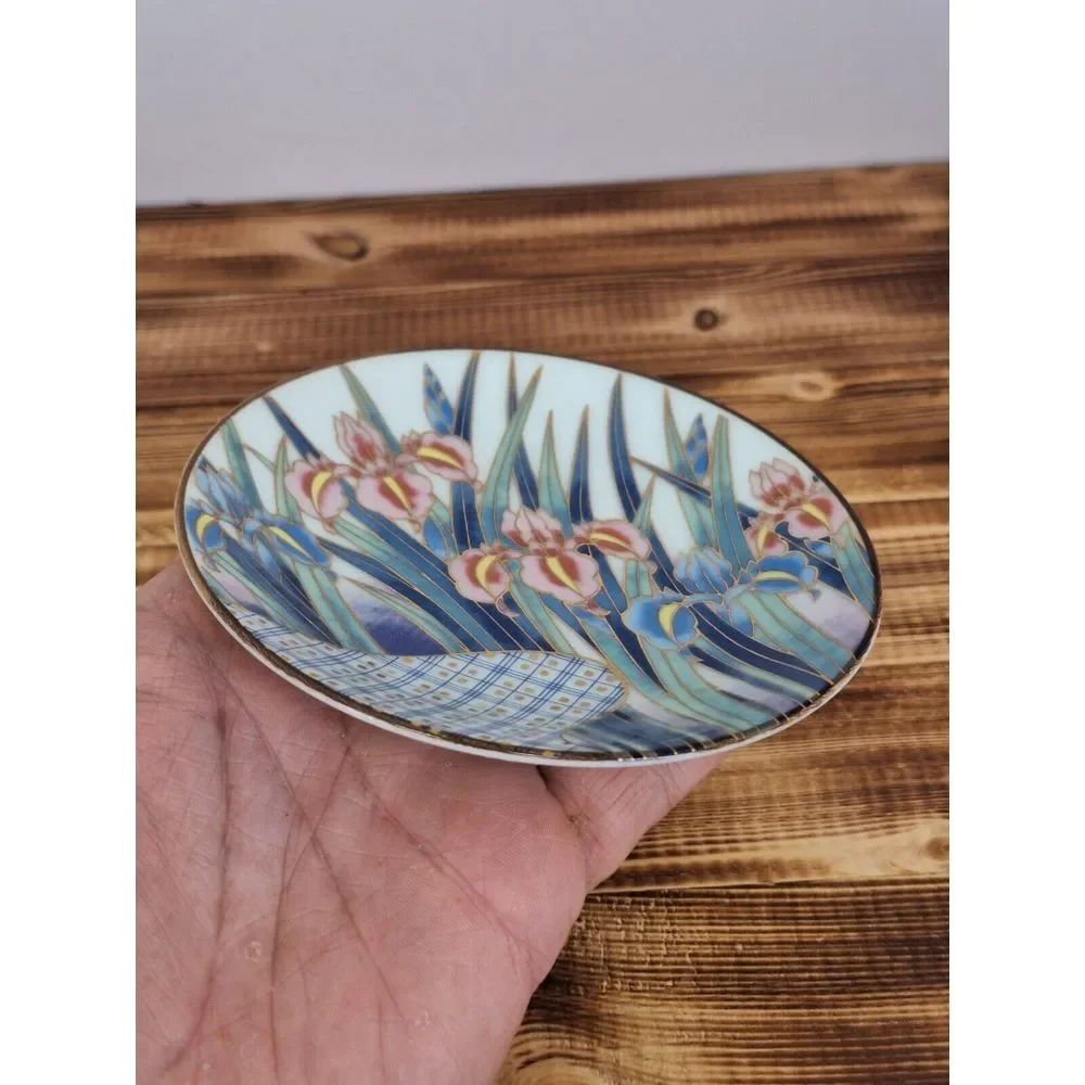 Toyo‎ Shobu Japanese Small Plates Iris Flower preowned 1950s
